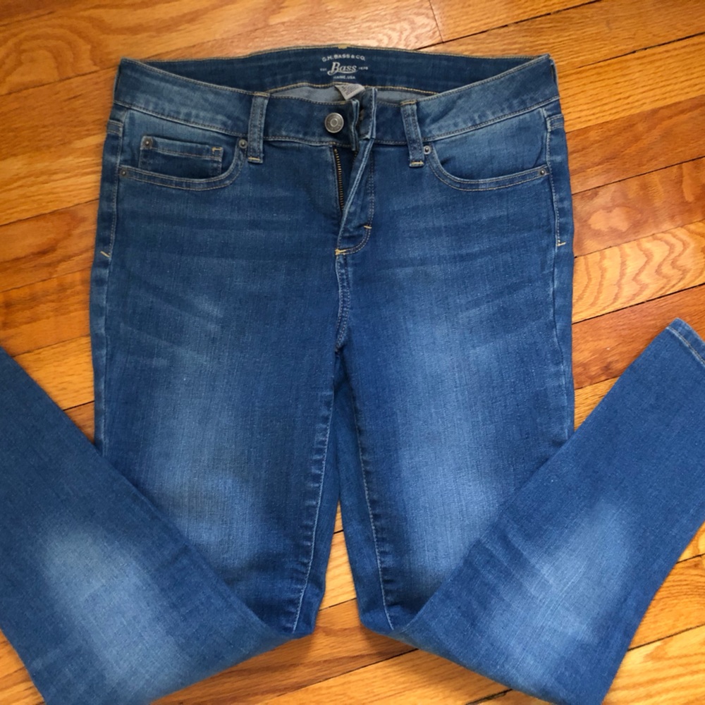 Size 8 petite G.H. Bass skinny jeans in like new condition.